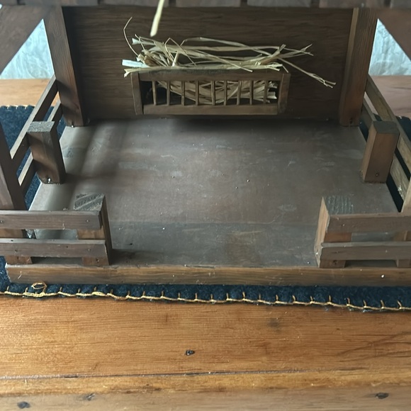 Nativity Stable - Picture 5 of 5